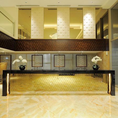 Louis Kienne Hotel Pandanaran Semarang Kültér fotó